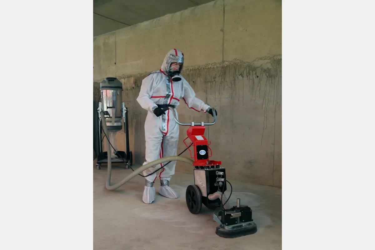 Surfaceuse Tapir Sept Tools sur sol beton decoratif