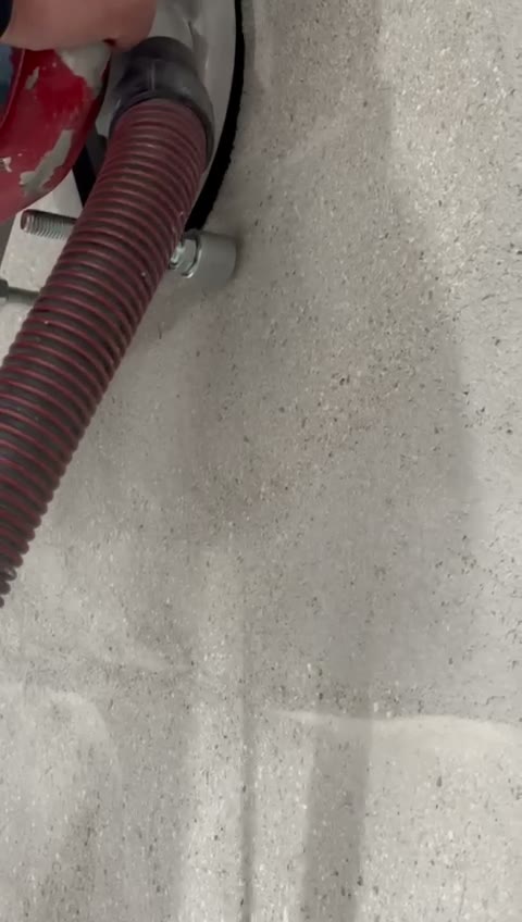 Precise sanding around bolts
