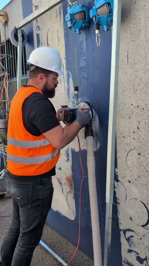 Outdoor wall paint stripping